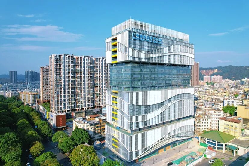 百通综合布线解决方案赋能广州肾脏医学中心信息化平台数据中心建设——专业筑底，可靠护航，用心服务